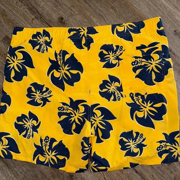 St. John’s Bay • Floral Swim Shorts - Picture 6 of 10